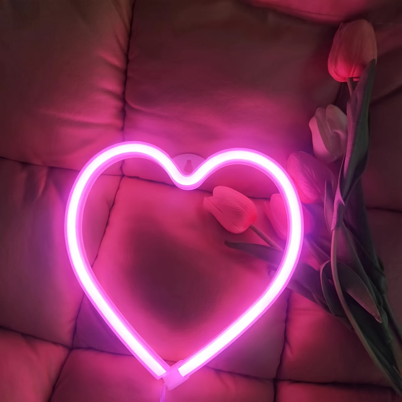 Heart-shaped PhantasyStar neon light, USB or battery powered, 36V decorative lamp for home, ideal gift for Valentine's, Father's Day, Mother's Day, spring, or summer.