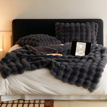 Thickened Bubble Plush Blanket with Imitation Rabbit Fur, Soft and Luxurious Office or Home Nap Blanket, Milk Fleece Sofa Throw Blanket