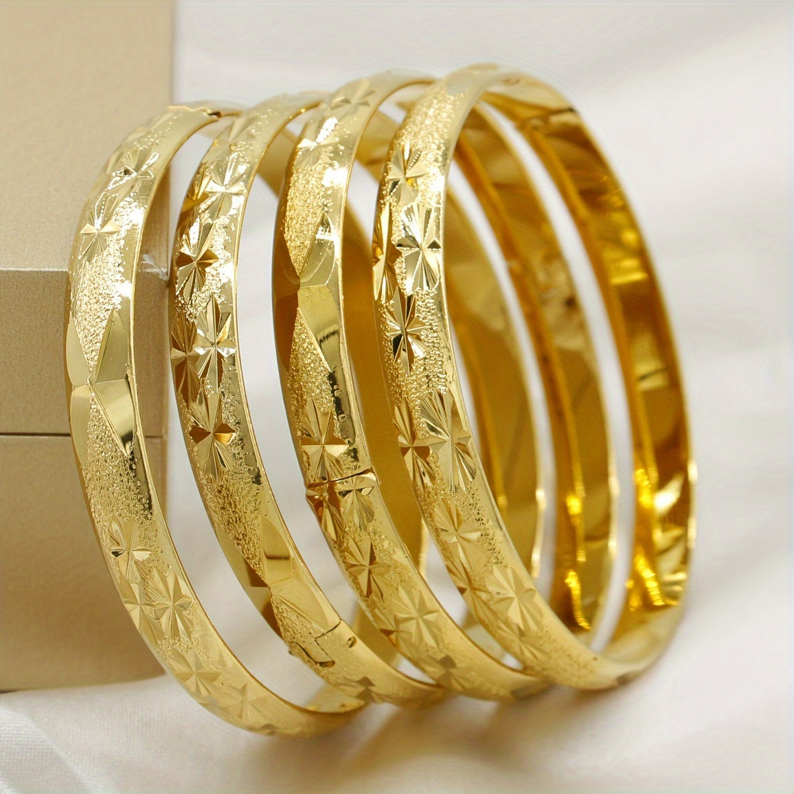 Set of 4 Vintage & Luxe Gold-Plated Copper Bangle Bracelets for Women - Ideal for Casual Wear and Gifting