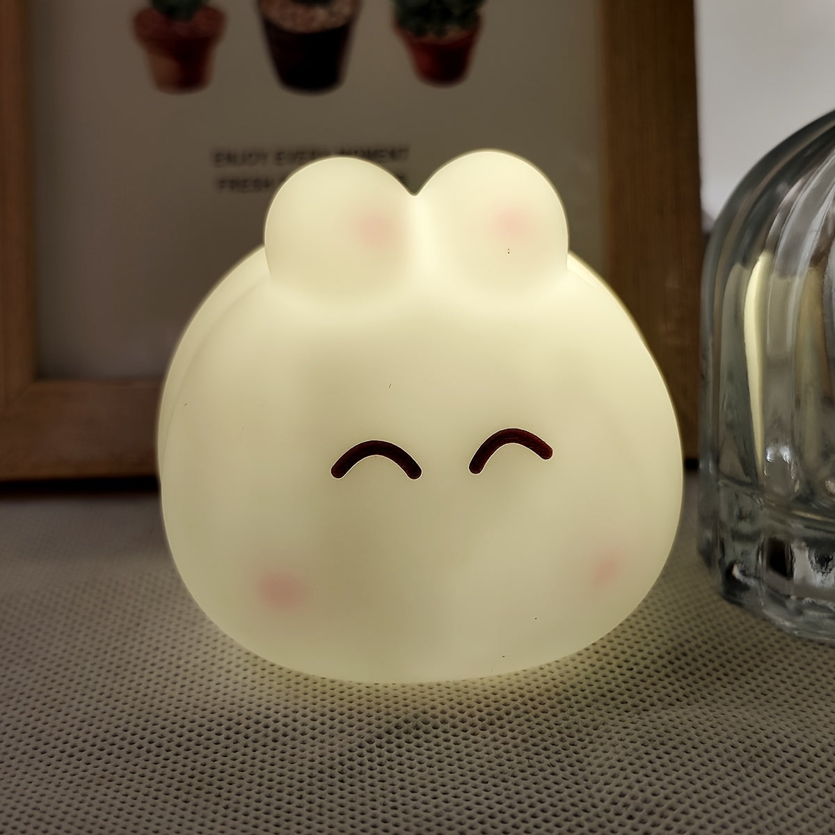 Adorable rabbit LED lamp, perfect for bedroom decor or gifting to friends and family for holidays and birthdays. Compact, portable, and powered by button batteries.