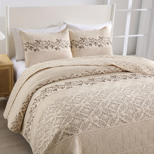 Upgrade your bedroom with the Patchwork Thread Advanced Embroidered Quilt Cover 3-piece Set. This stylish set includes a light double bed cover featuring a beautiful flower pattern, perfect for adding a touch of summer coolness to your room. The set