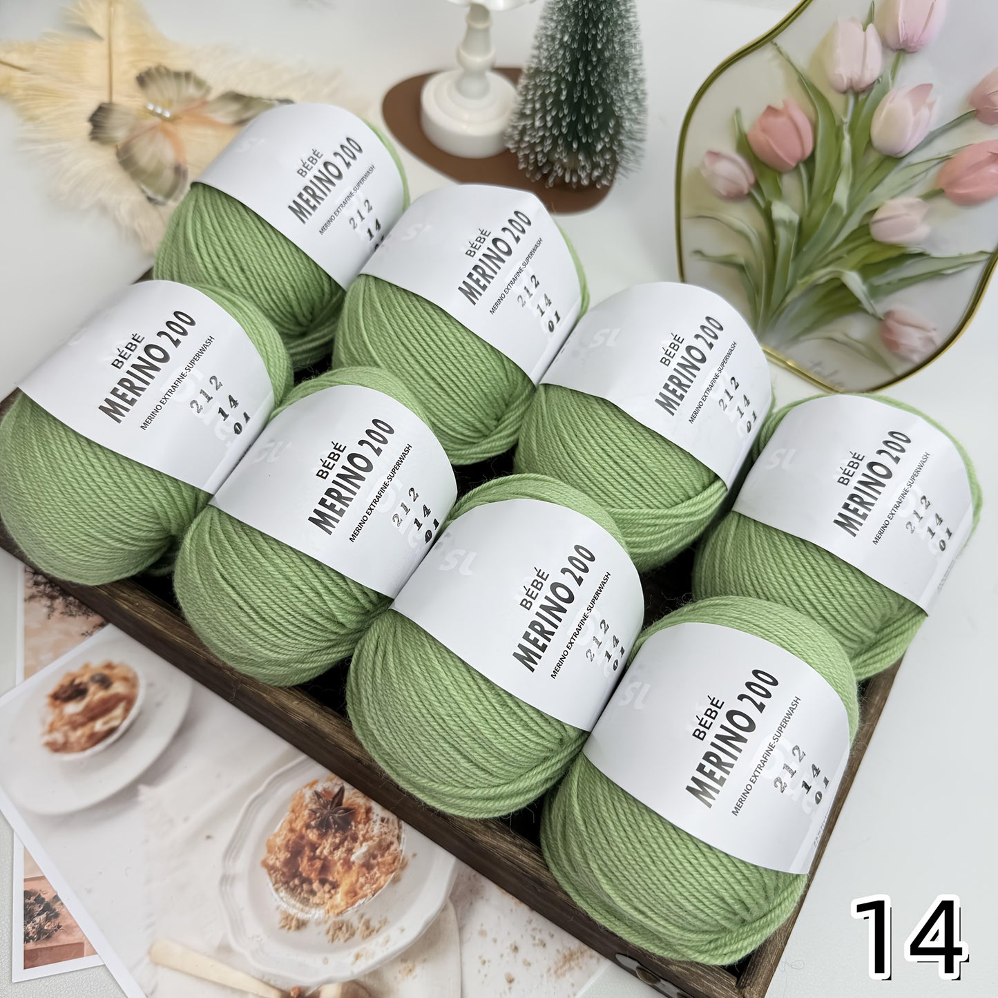 8 balls/400g hand-knitted Merino wool yarn, 75% Merino wool, 25% nylon. Skin-friendly, soft, ideal for knitting sweaters, hats, scarves, socks, blankets, shawls, etc.