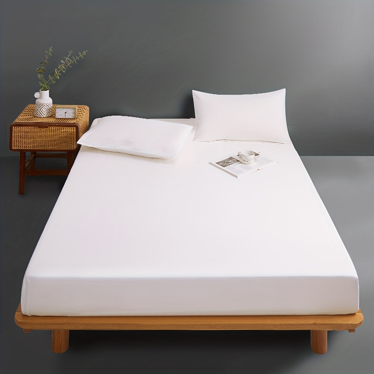 One piece of a solid colored fitted sheet made of soft and comfortable microfiber material. Ideal for bedrooms and guest rooms, with a deep pocket design. This product includes the fitted bed sheet only.