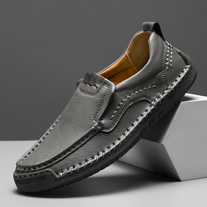 Men's breathable stitching loafers for outdoor walking and driving, suitable for spring, summer, and autumn wear.