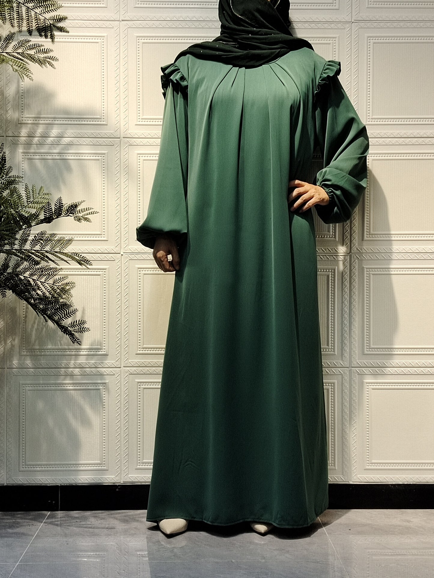 Plus Size Middle Eastern Traditional Muslim Dress in solid color with round neck made from non-stretch polyester fabric, perfect for summer wear with a Middle East Special Project style.