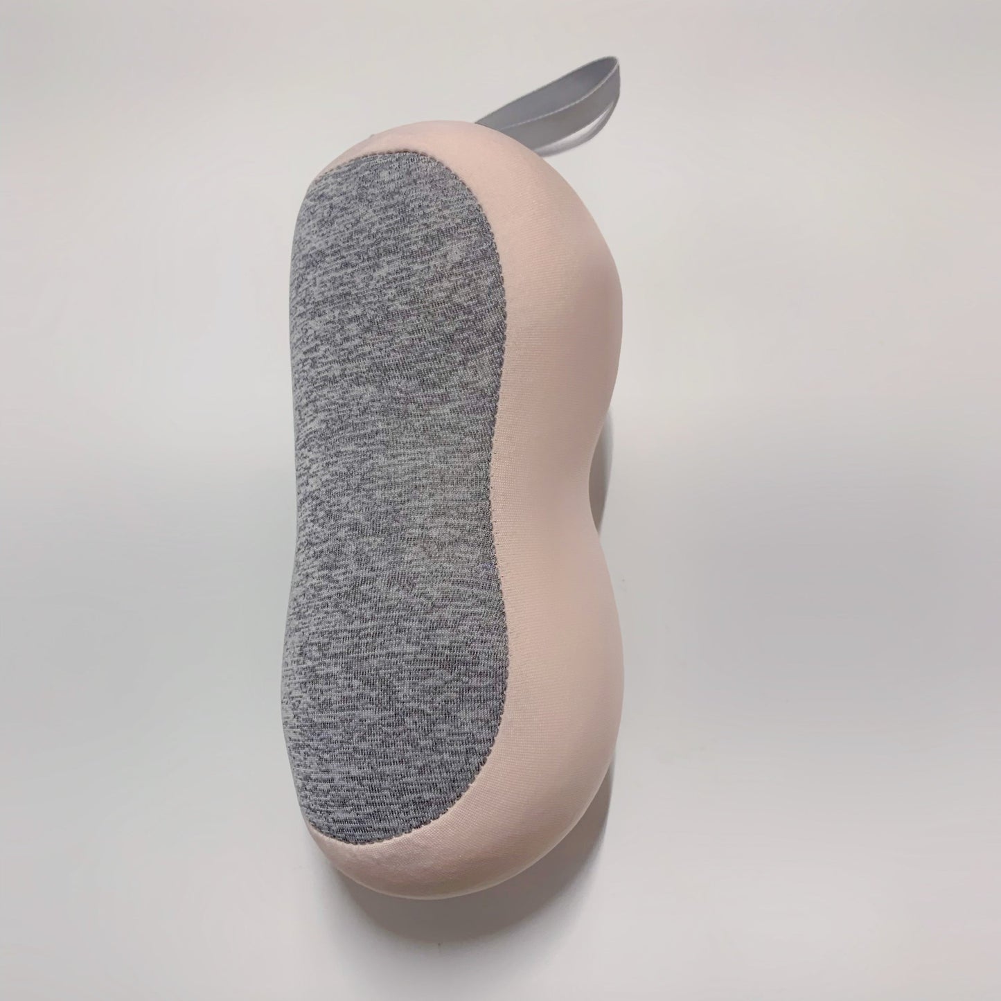 Mini neck pillow with portable Tsutsu U-shaped design, perfect for adults to use while traveling, sleeping, or working in the office.