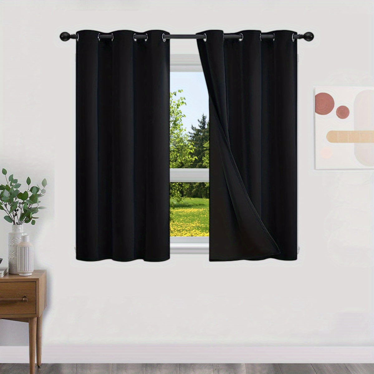 100% opaque blackout curtains, with a layer of lining included, 2 pieces.