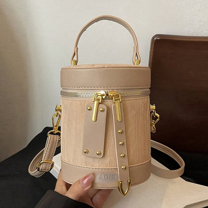 Stylish Striped PU Crossbody Bag with Adjustable Shoulder Strap and Zipper Closure - Trendy Bucket Handbag for Women