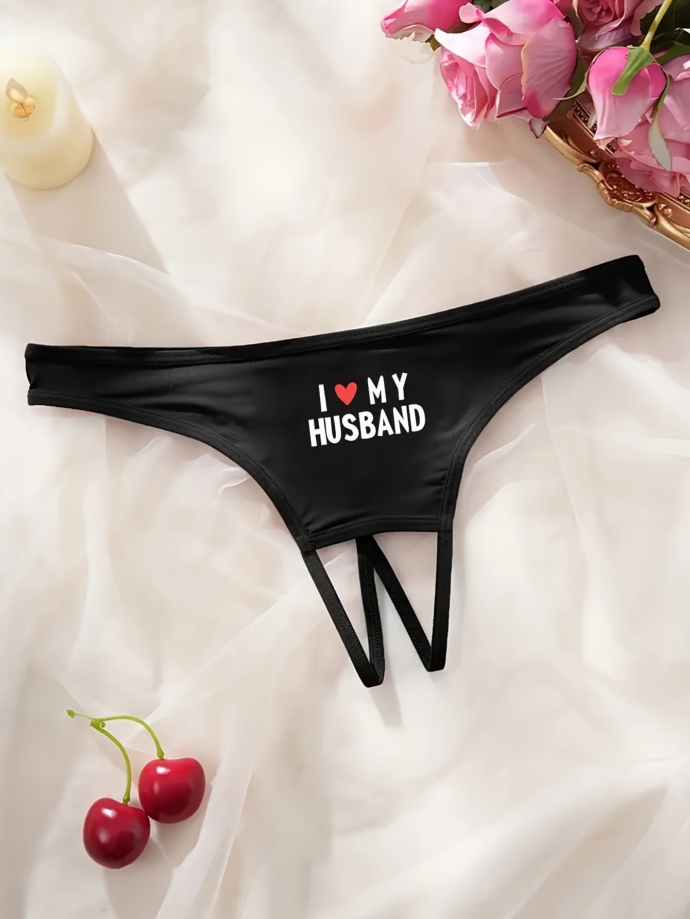 Patterned letter low-rise panties for women, with a sexy and charming design.