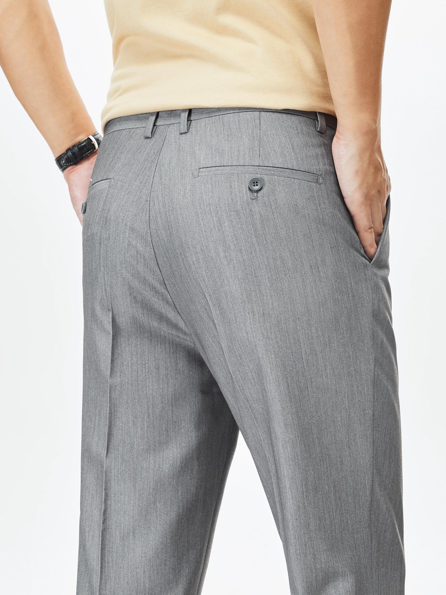 Men's cropped pants in solid color, semi-formal style for casual outdoor wear.