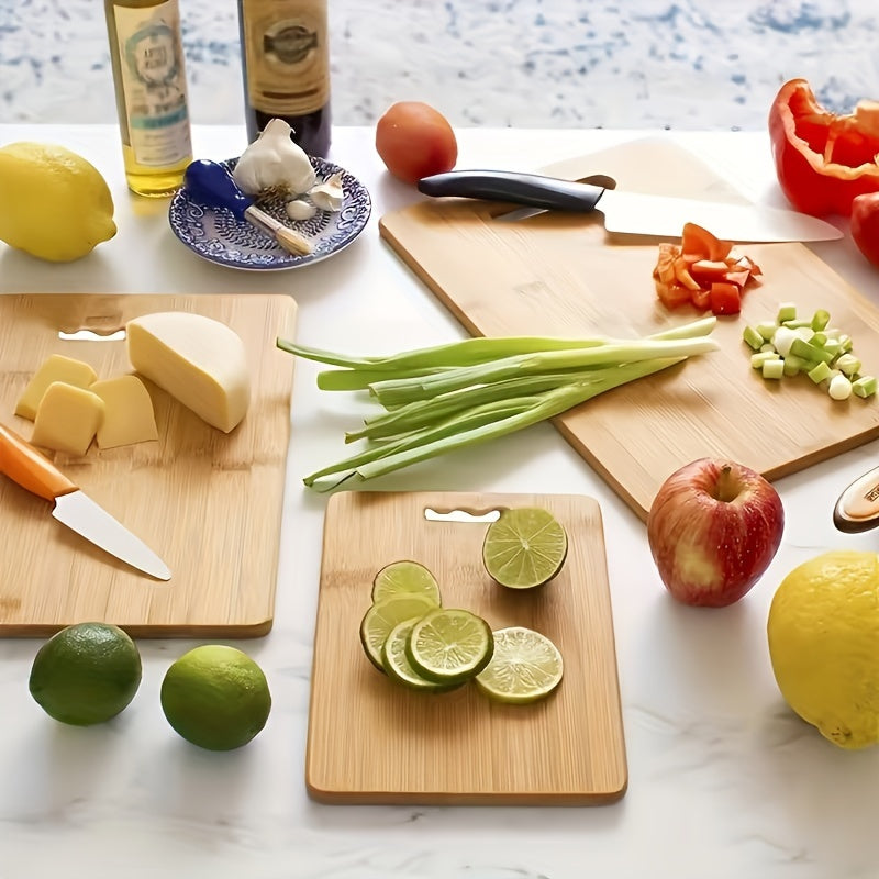 3 pieces of bamboo cutting boards ideal for chopping, slicing and serving meat, cheese, bread, vegetables and fruits. Perfect for home, dormitory or kitchen use, these cutting boards make great gifts for family members and are perfect for Christmas.