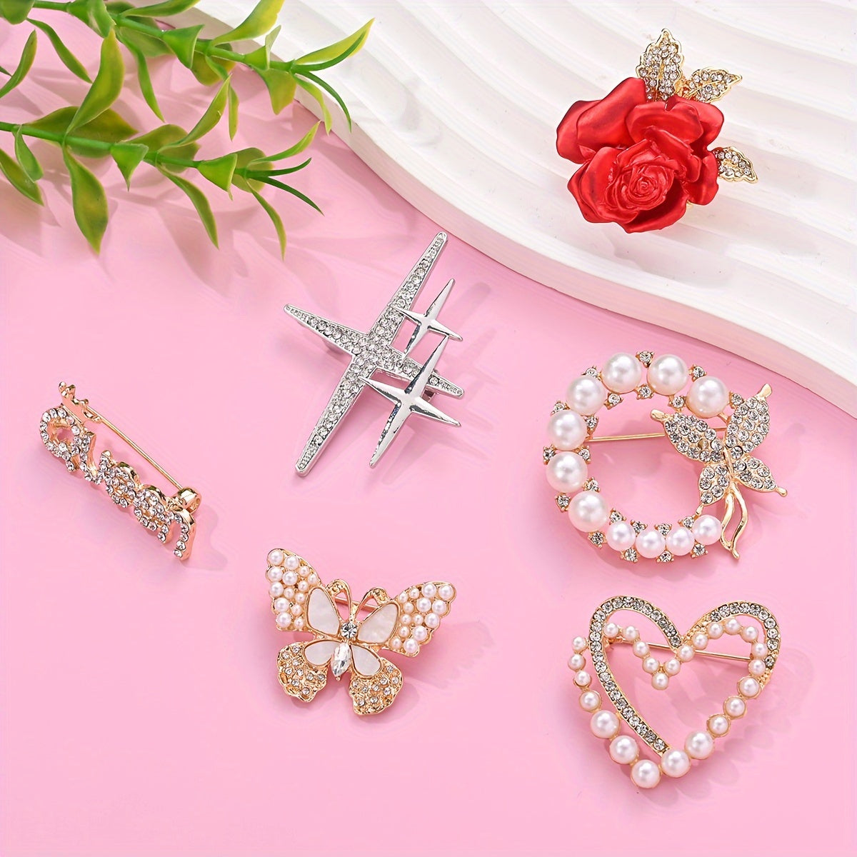 Recommendations for banquet and dinner decorations: A set of 6 high-end alloy brooches with versatile pearl rhinestones, perfect for adding a touch of luxury to any outfit.