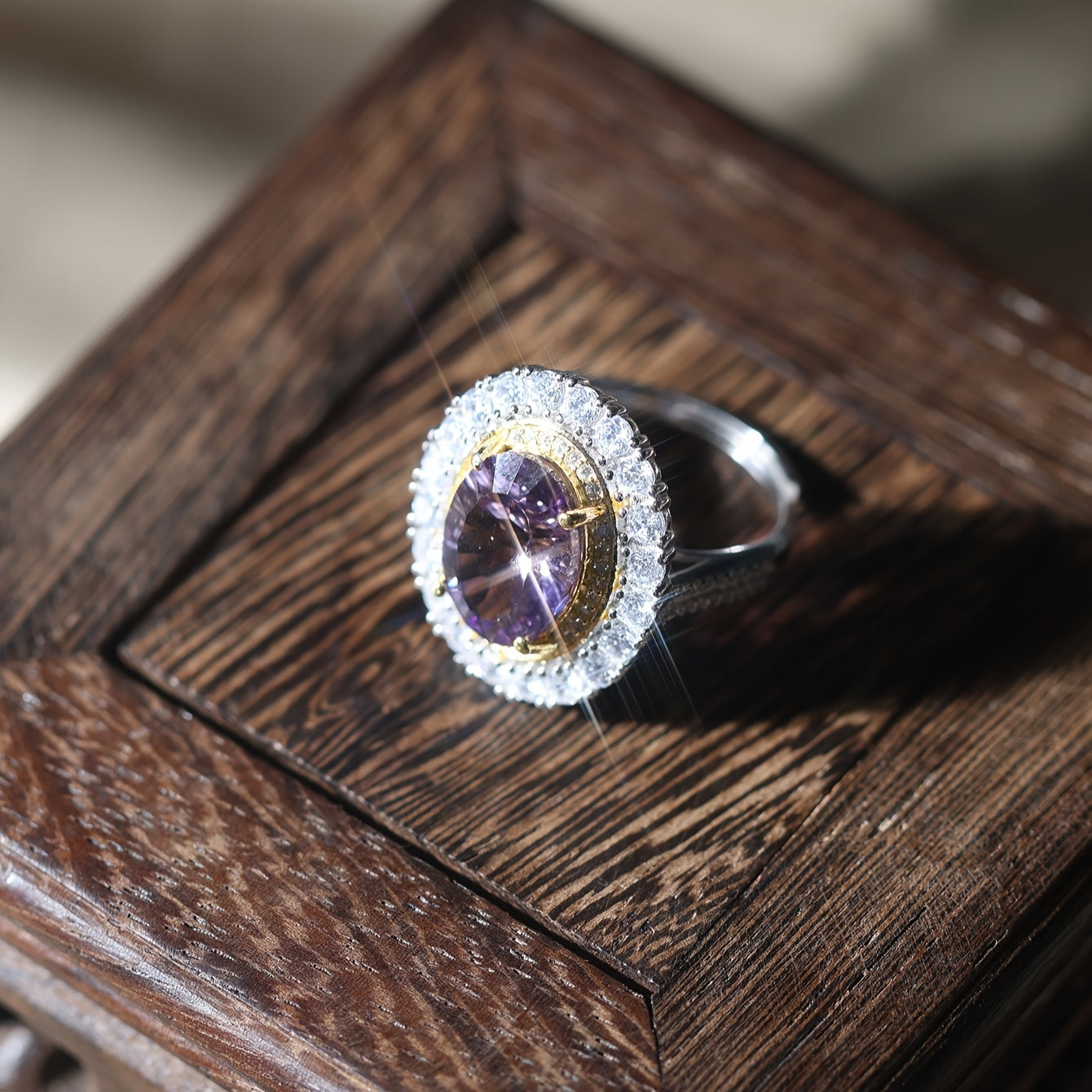 1 piece of elegant oval purple gemstone set in 925 sterling silver, perfect for an anniversary ring for women. This glittering royal fashion jewelry is ideal for weddings, engagements, and parties. A stunning Valentine's Day gift that can be worn all