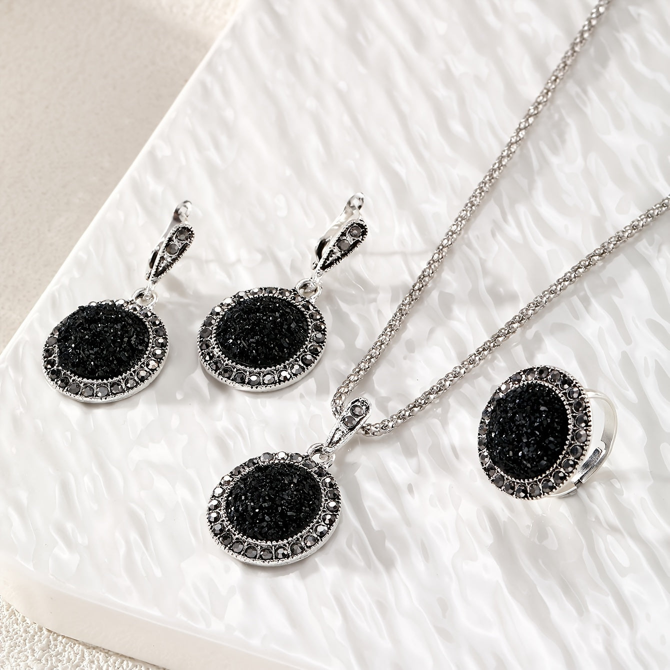 Vintage black crystal jewelry set in boho-chic style for women's parties and casual wear.