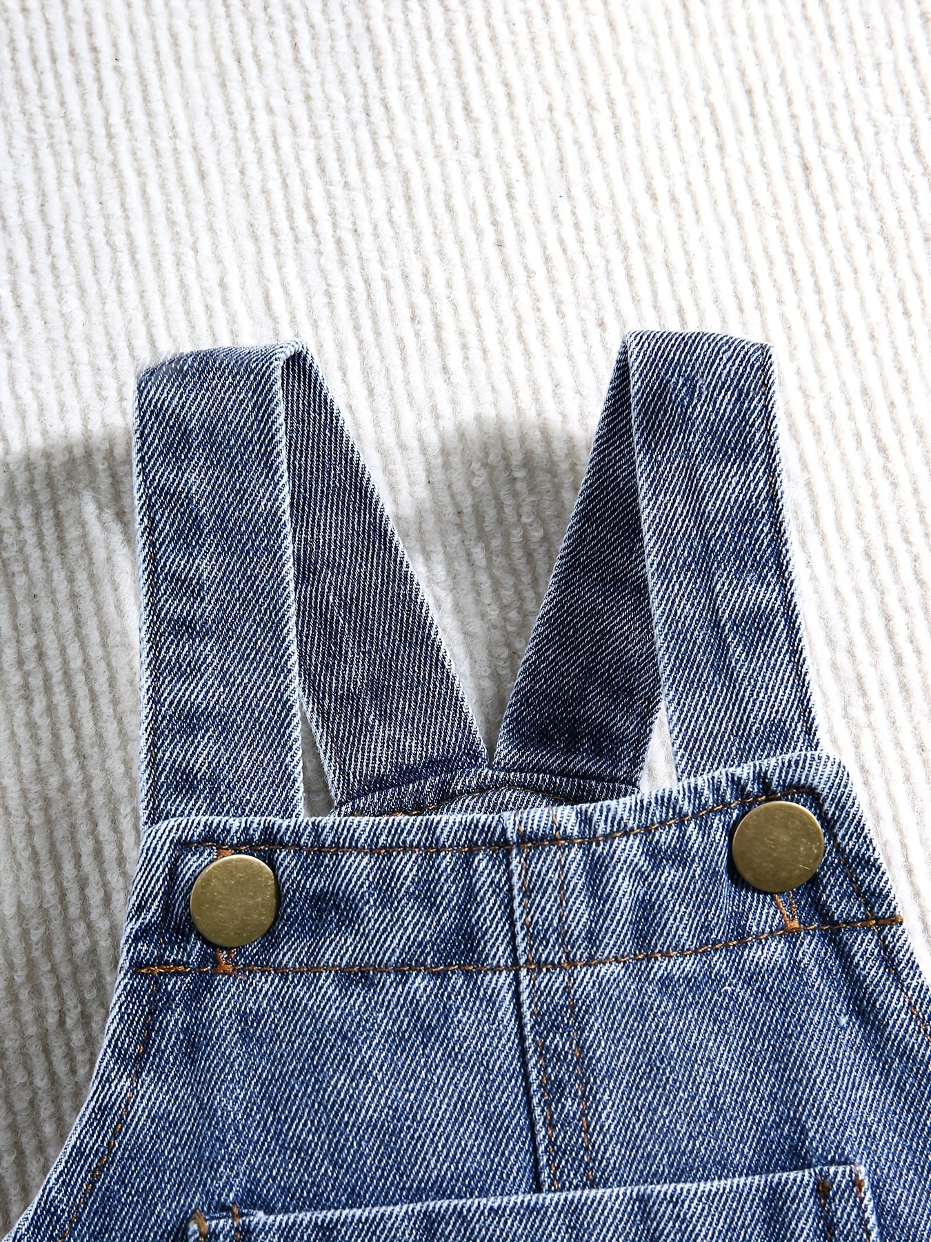 Boys' denim overalls set with bear design - casual, machine washable for spring/fall, leisure style, perfect for outdoor use in spring/autumn.