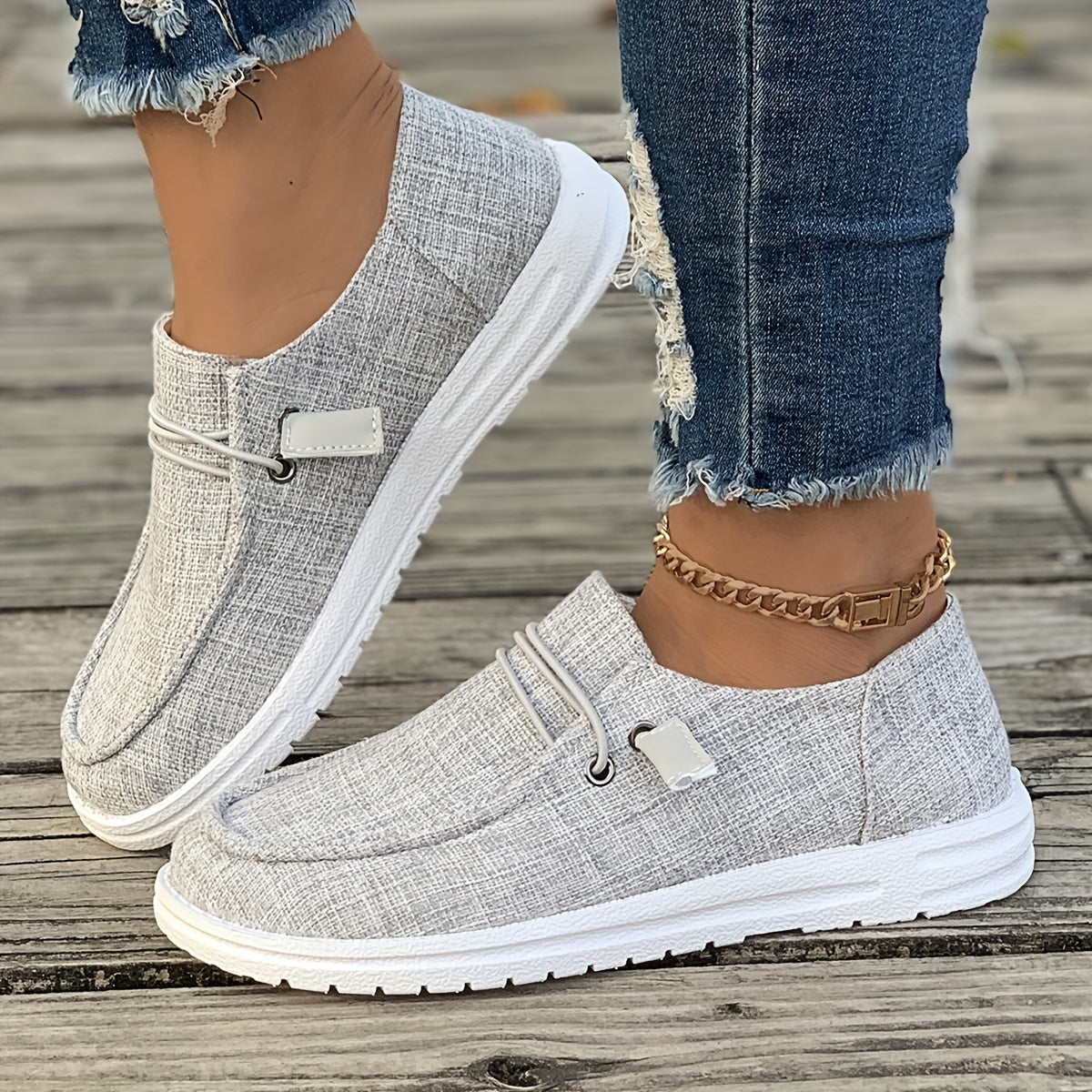 Women's casual lace-up outdoor shoes, lightweight low top sneakers in plus size.