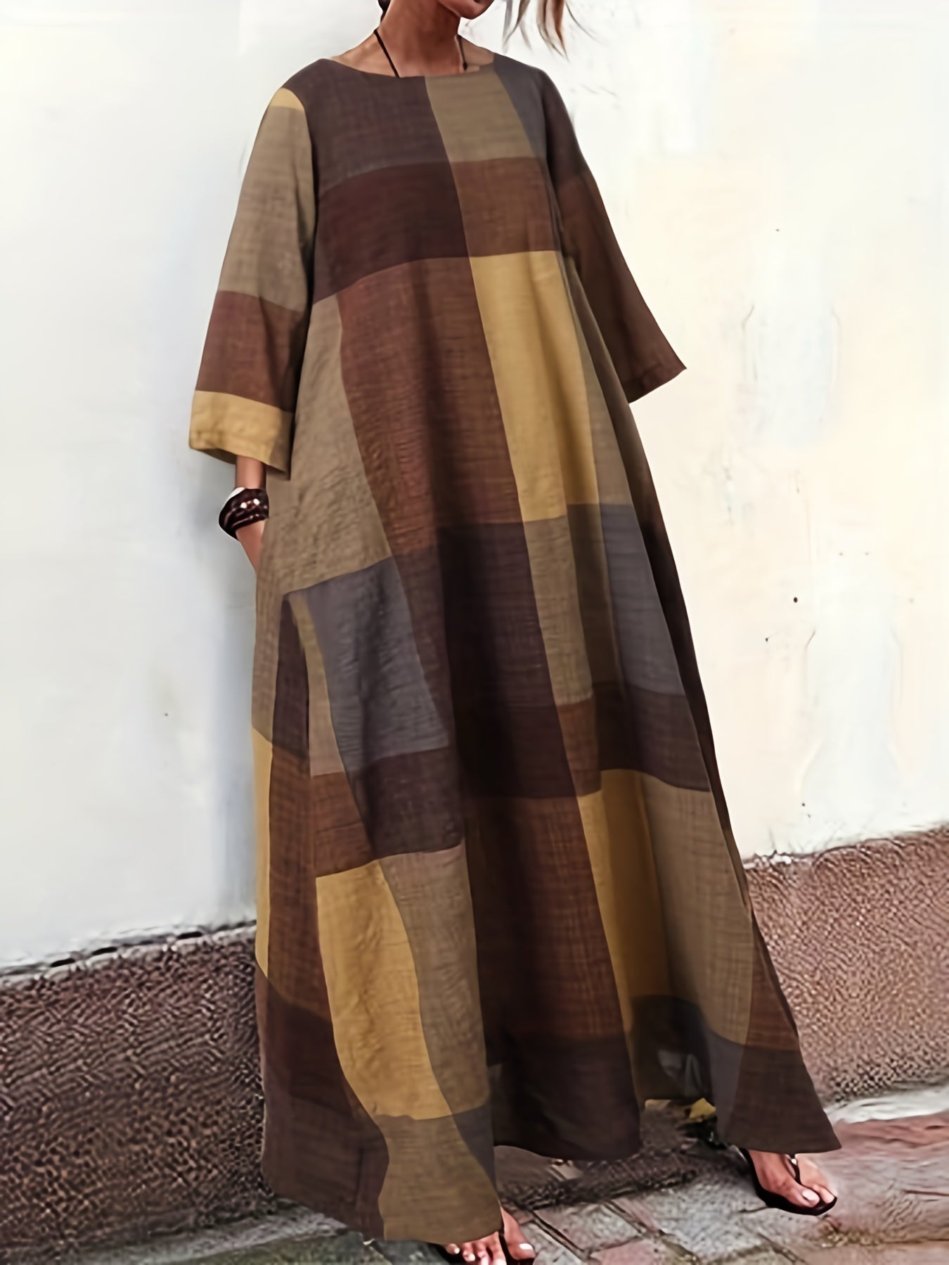 Women's Plus Size Casual Colorblock Grid Print Maxi Dress with Round Neck and Long Sleeves.