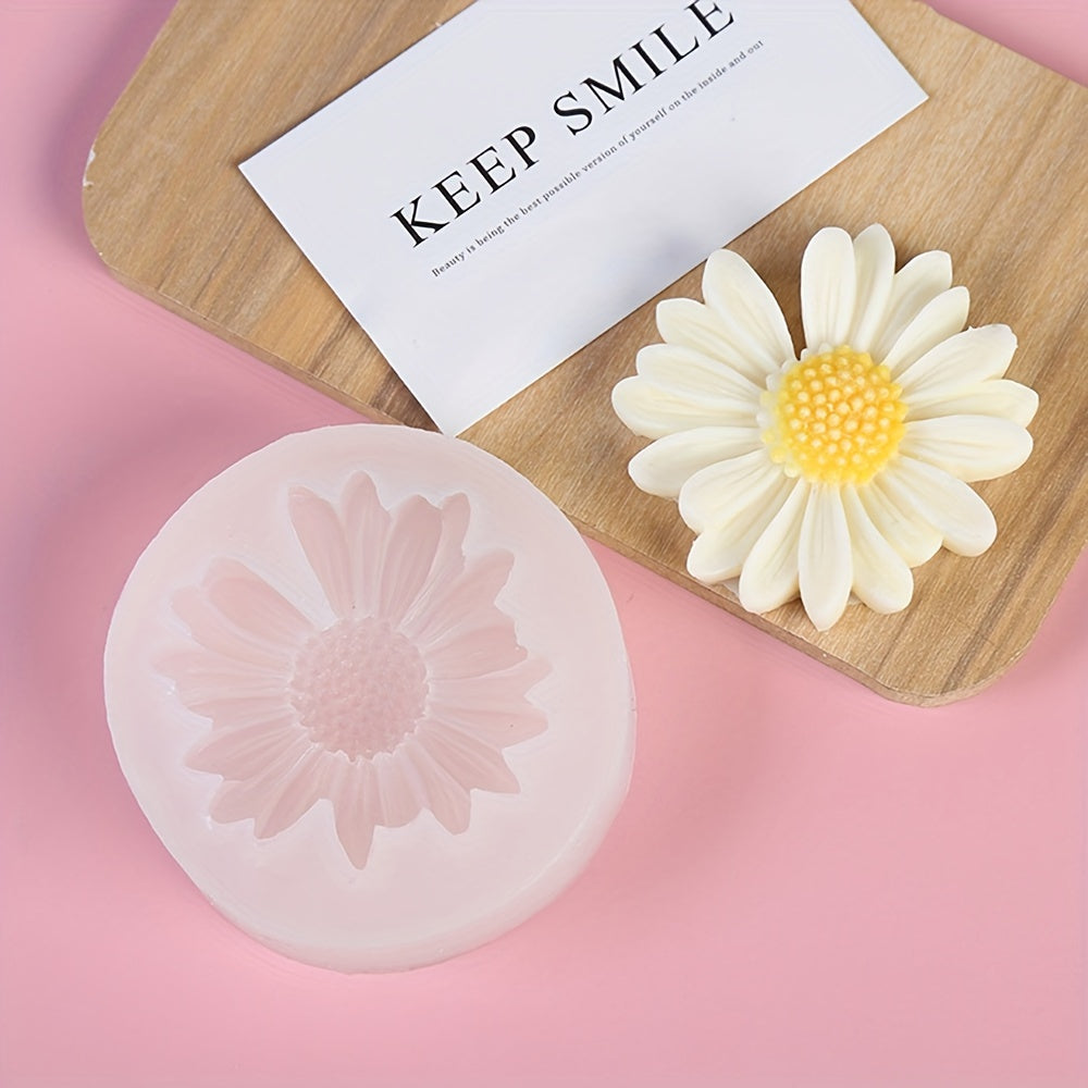 Silicone mold with Daisy and Sunflower design for Aromatherapy Candles and Baking - a versatile tool for crafting with intricate petal details. Ideal for making DIY decorations and sourcing candle making supplies.