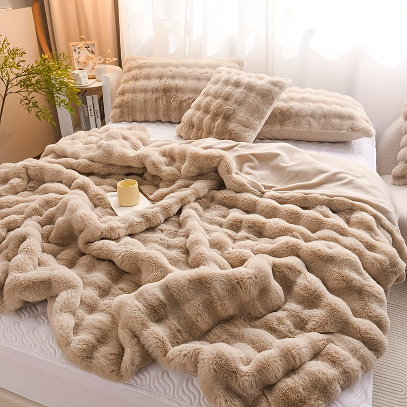 Thickened Bubble Plush Blanket with Imitation Rabbit Fur, Soft and Luxurious Office or Home Nap Blanket, Milk Fleece Sofa Throw Blanket