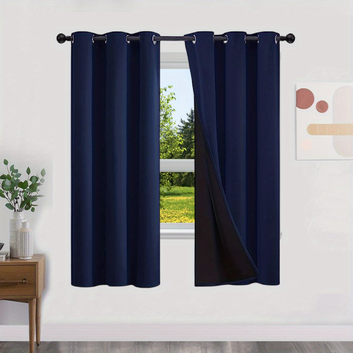 100% opaque blackout curtains, with a layer of lining included, 2 pieces.