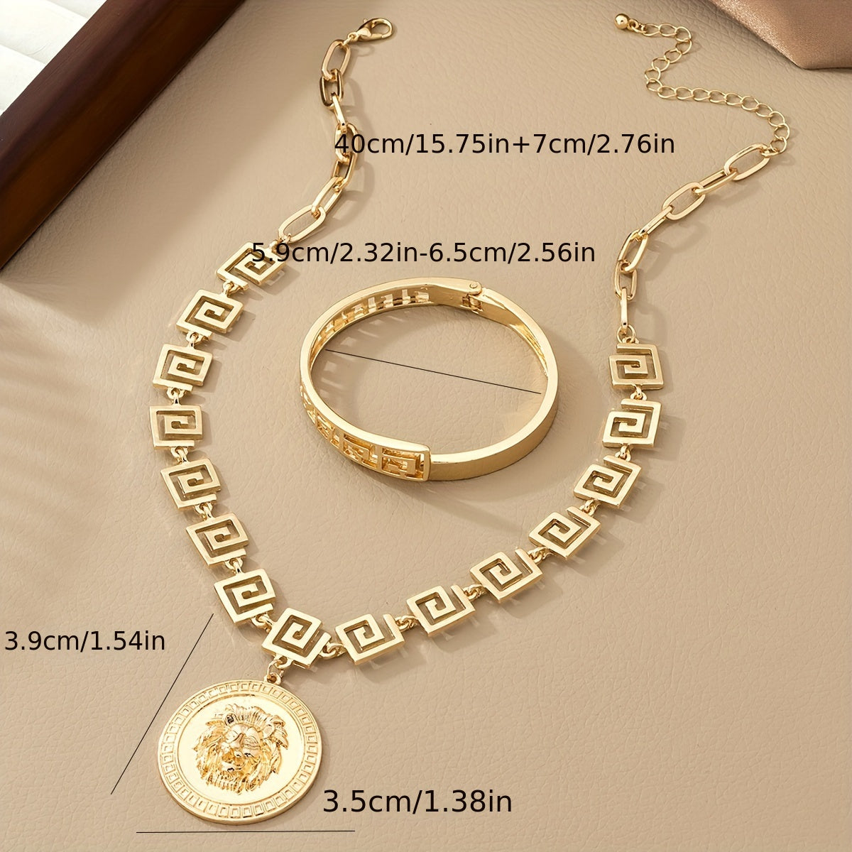 Stylish and Seductive Jewelry Set - Pair of Zinc Alloy Bracelet and Necklace, Ideal for Everyday Wear