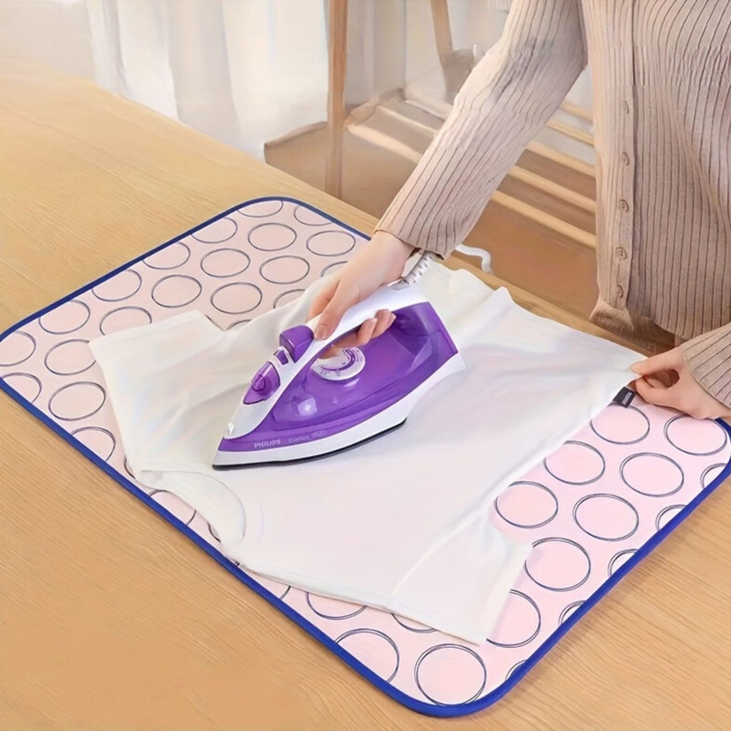 Foldable Ironing Mat - Perfect for Travel and Home Use. Portable, Heat-Resistant, Waterproof, Non-Slip. No Electricity Required. Convenient Design for Easy Storage and Transport.