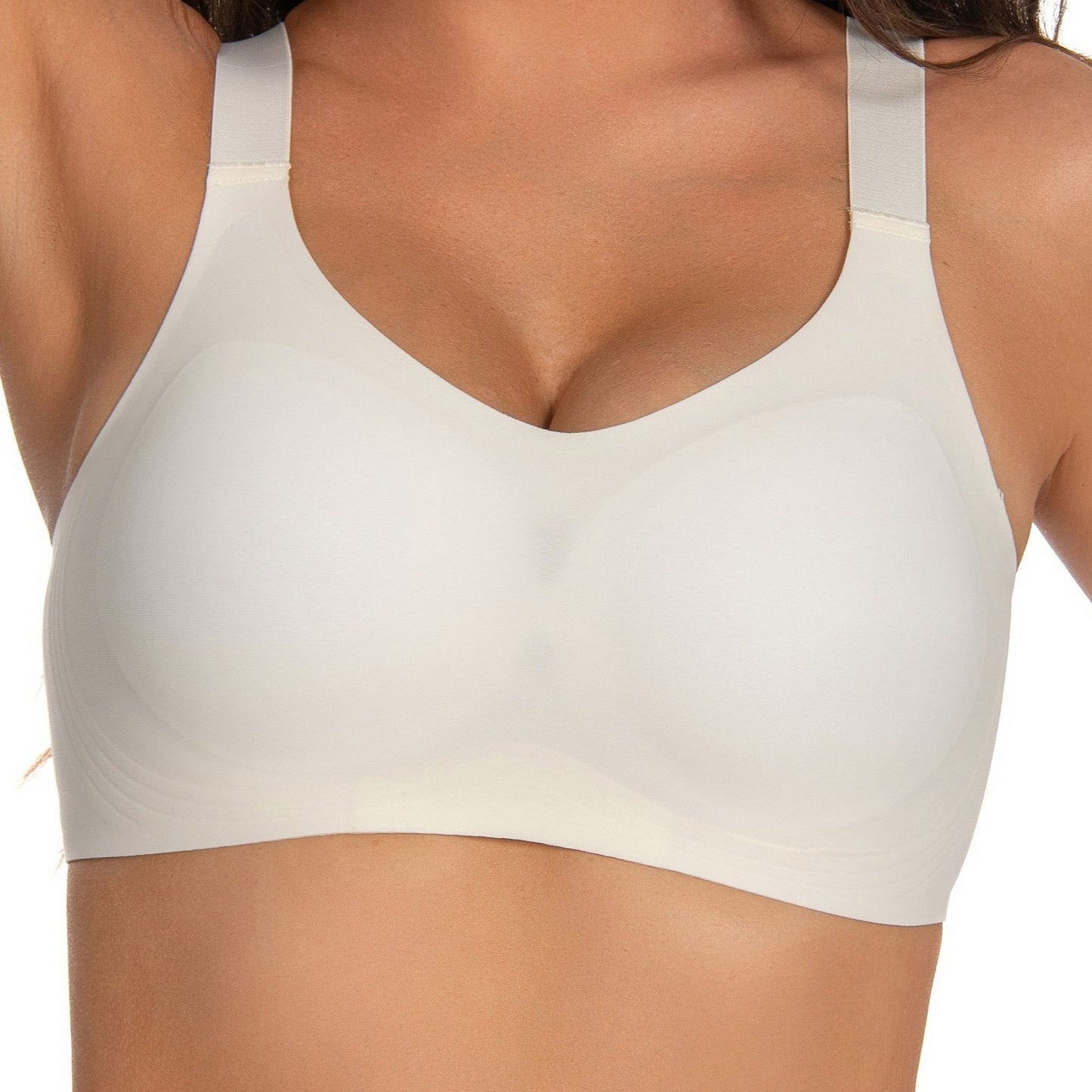 Comfortable full-coverage wireless bra for women, made of a simple solid material, breathable and comfy.