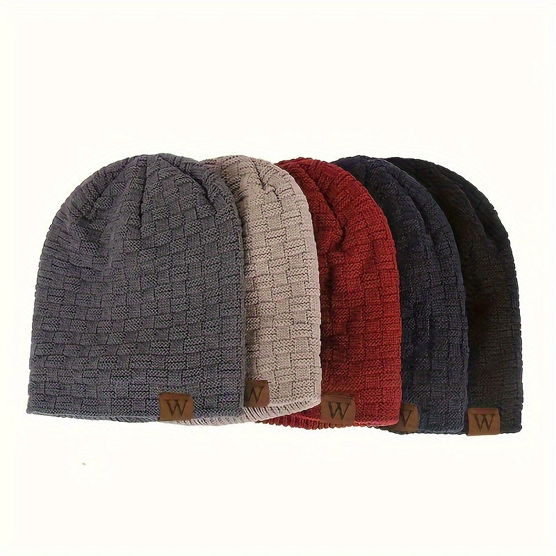 A cozy men's hat perfect for autumn and winter, featuring fleece lining for extra warmth and ear protection. Great for cycling, skiing, and other outdoor sports. The ideal gift choice!