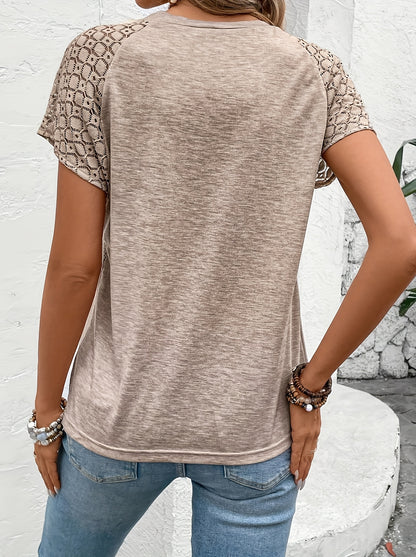 Elegant lace sleeve t-shirt with crew neck and short sleeves, made of breathable polyester blend. Perfect for summer with lace detailing.