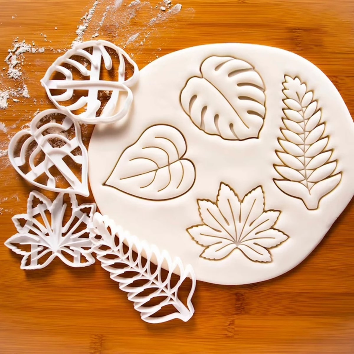 Tropical Leaf Shaped Cookie Cutters Set - Includes 4 Shapes: Agave Leaf, Monstera Leaf, Fern Leaf, and Ivy, Perfect for Baking Cookies, Cakes, and Pastries. Ideal for DIY projects and as Fondant and Pastry Tools. Must-have Kitchen Items for any baker's