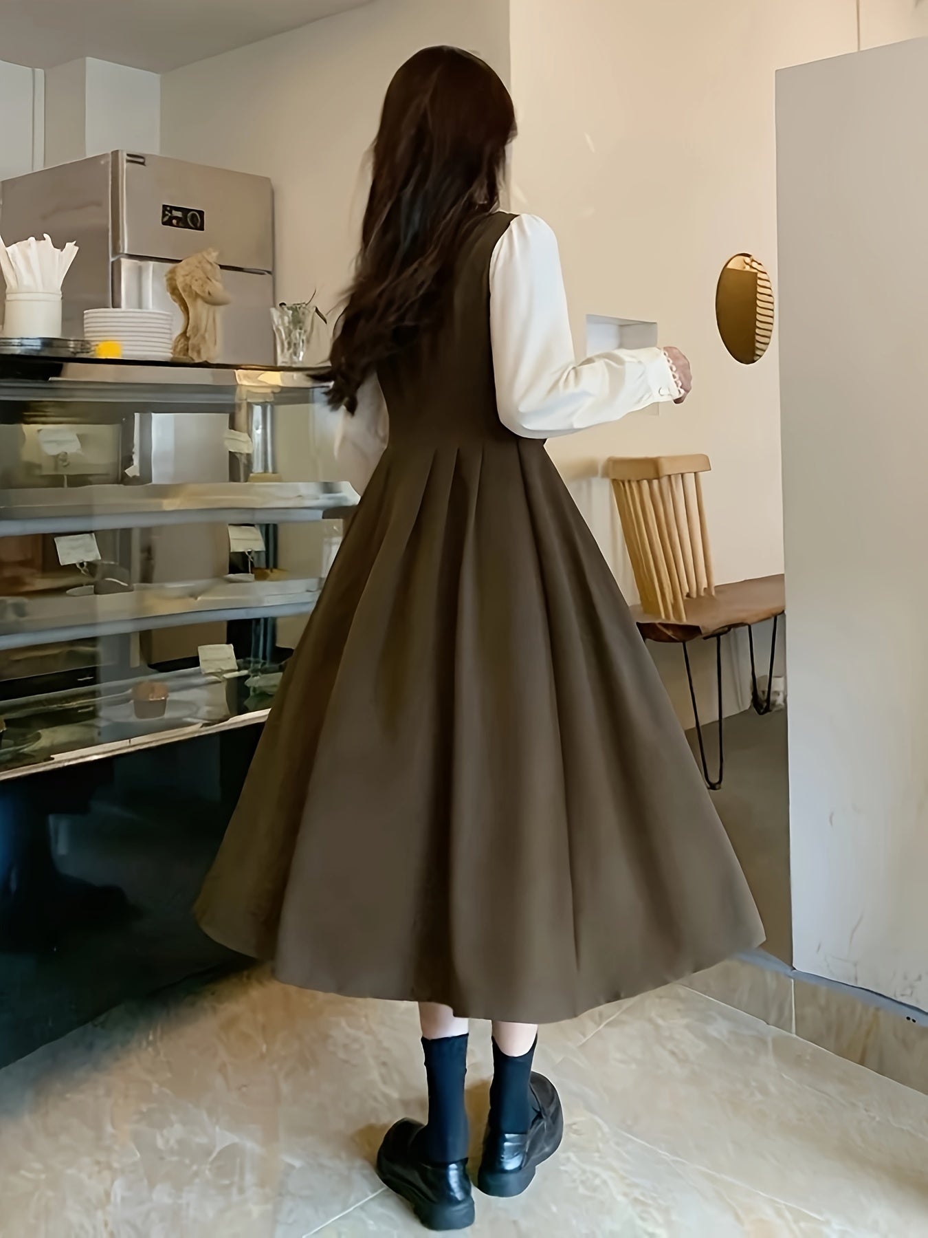 Lace-trim collar casual shirt dress in a versatile solid color made of stretchy polyester blend. Machine washable and suitable for all seasons, especially autumn and spring.