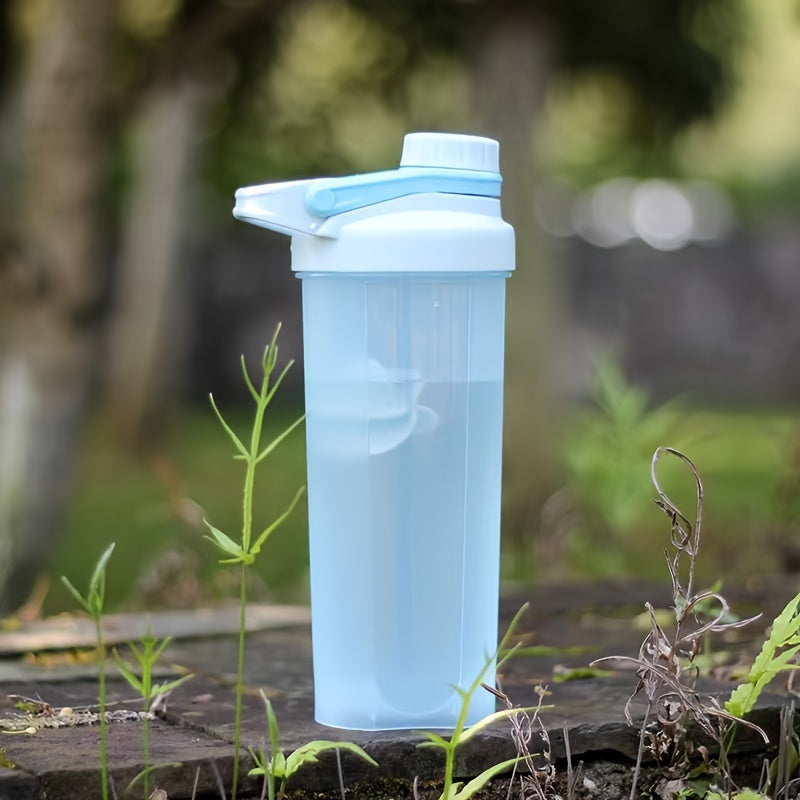 Leak proof protein shaker bottle, 700ml/24oz capacity, BPA free, portable, easy to clean, ideal for gym, fitness, and sports.