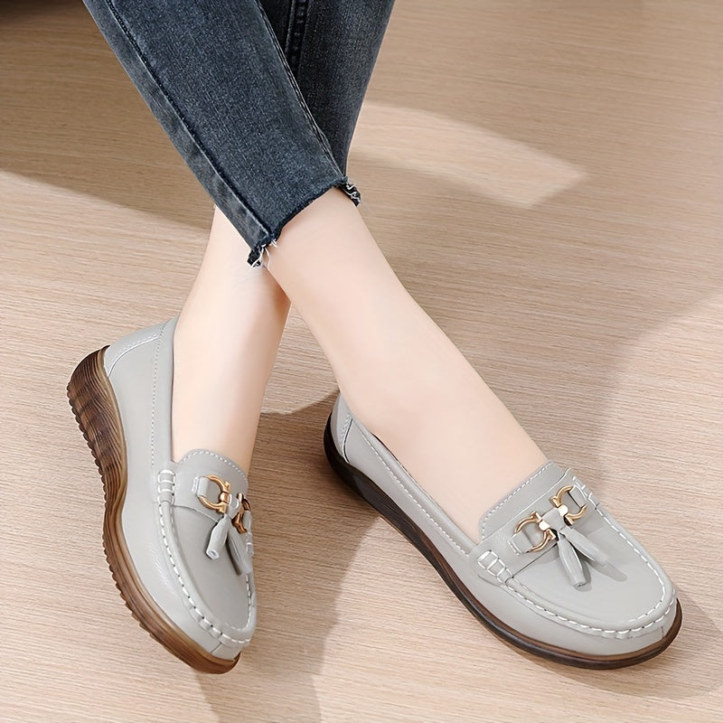 Women's slip-on loafers with soft sole, faux leather, suitable for all seasons.