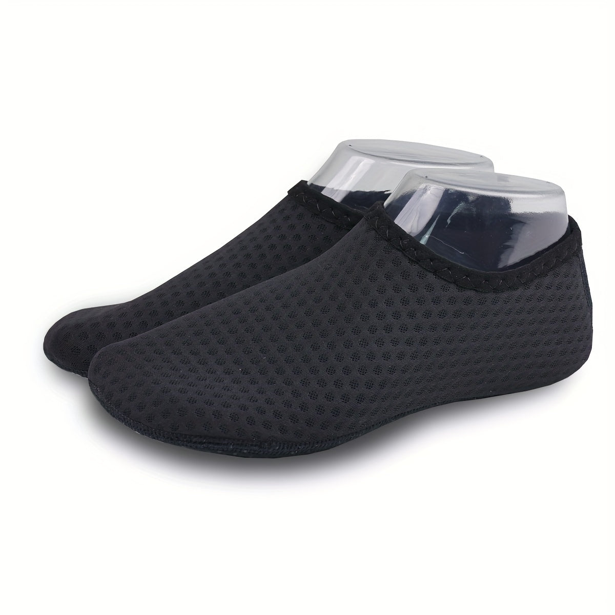 Water shoes suitable for all seasons with breathable, quick-dry fabric for swimming, diving, and beach activities.