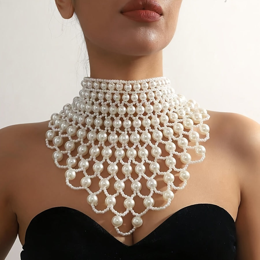 Elegant and Luxurious Faux Pearl Choker Necklace, Handcrafted with Exaggerated Clavicle Collar Chain for Women, Chunky Statement Bib Necklace Jewelry in Sexy and Cute Style