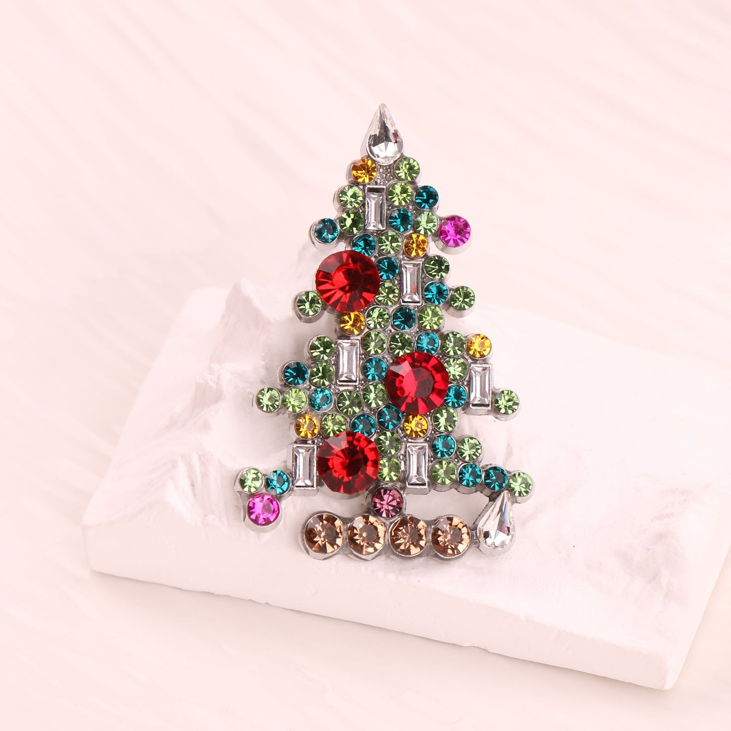 Sparkling Rhinestone Christmas Tree Brooch by ESSHPULE - Festive Corsage Pin Perfect for Holiday Outfits