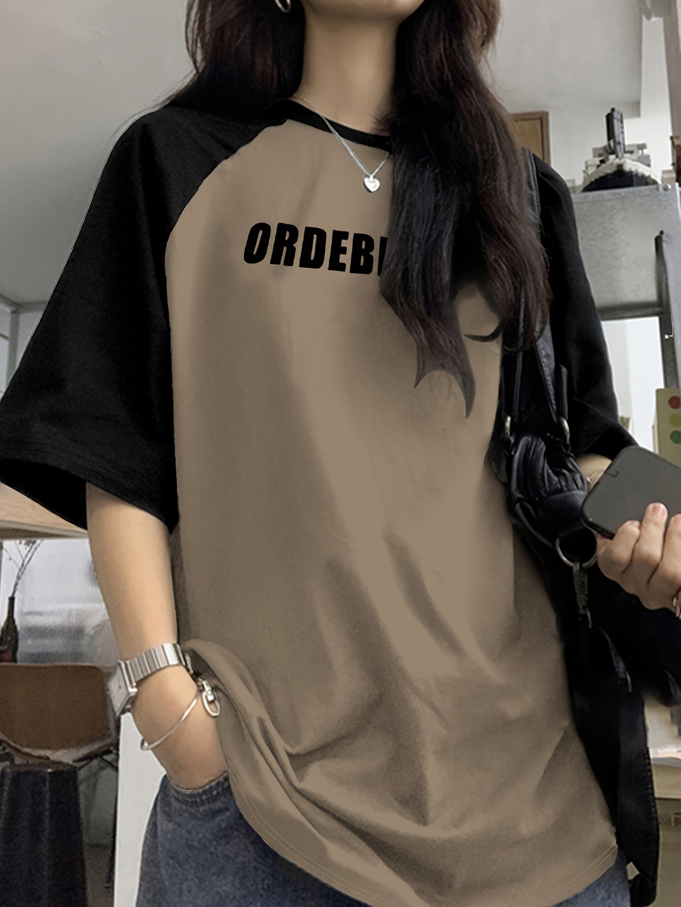 Women's Casual Raglan Sleeve T-Shirt in Color Block Design for Spring & Summer.