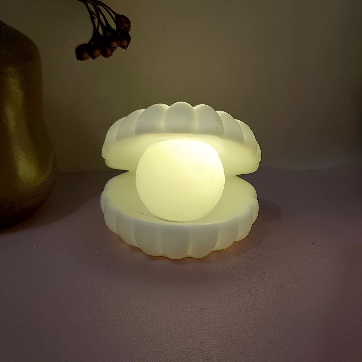 LED shell night light with 3 button batteries, plastic switch, suitable for various indoor settings as a decorative atmosphere lamp.