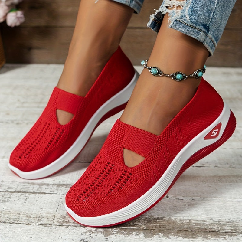 Taizhou women's slip-on sneakers are breathable and lightweight, featuring a rubber sole and fabric insole. No embellishments. Vintage style for all-season comfort, hand washable.