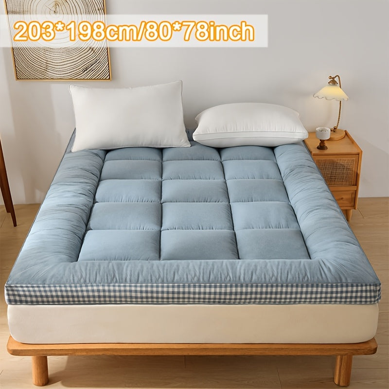 Comfortable and soft Japanese floor mattress in full size, with thick and fluffy padding. Breathable tatami cushion that is foldable and rollable, perfect for camping, dormitory, or guest