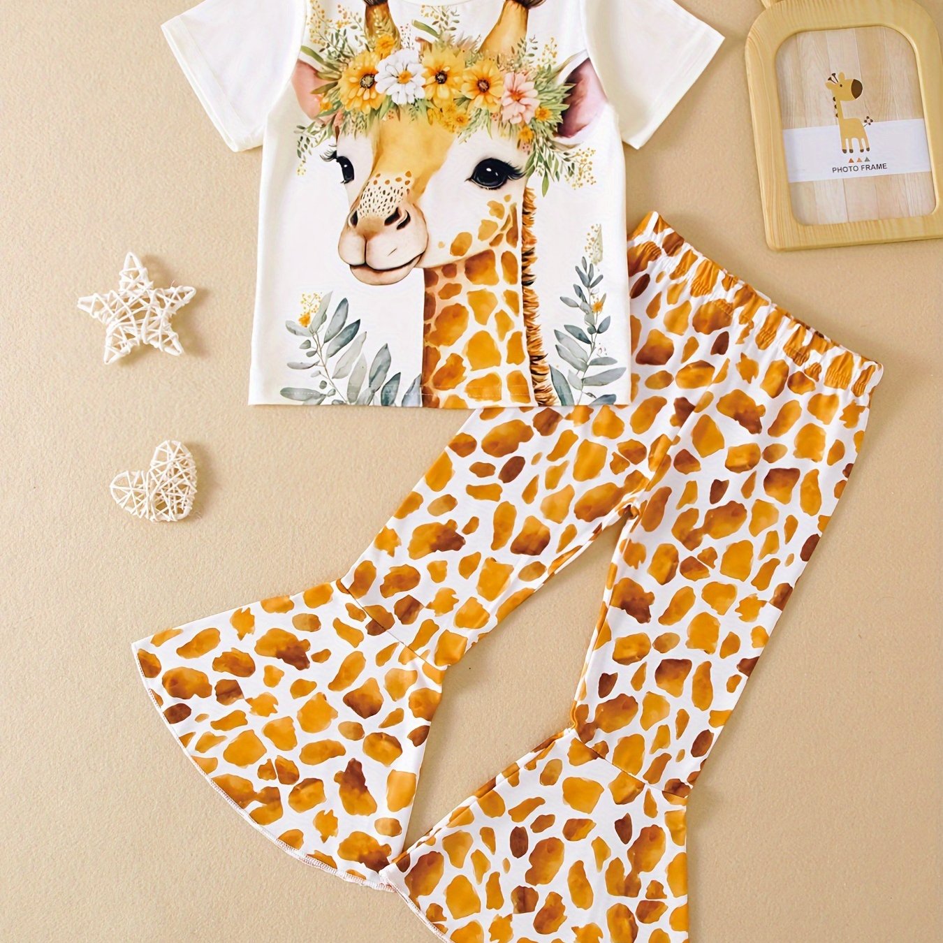 Stylish 3D giraffe graphic T-shirt and pants set for outdoor activities