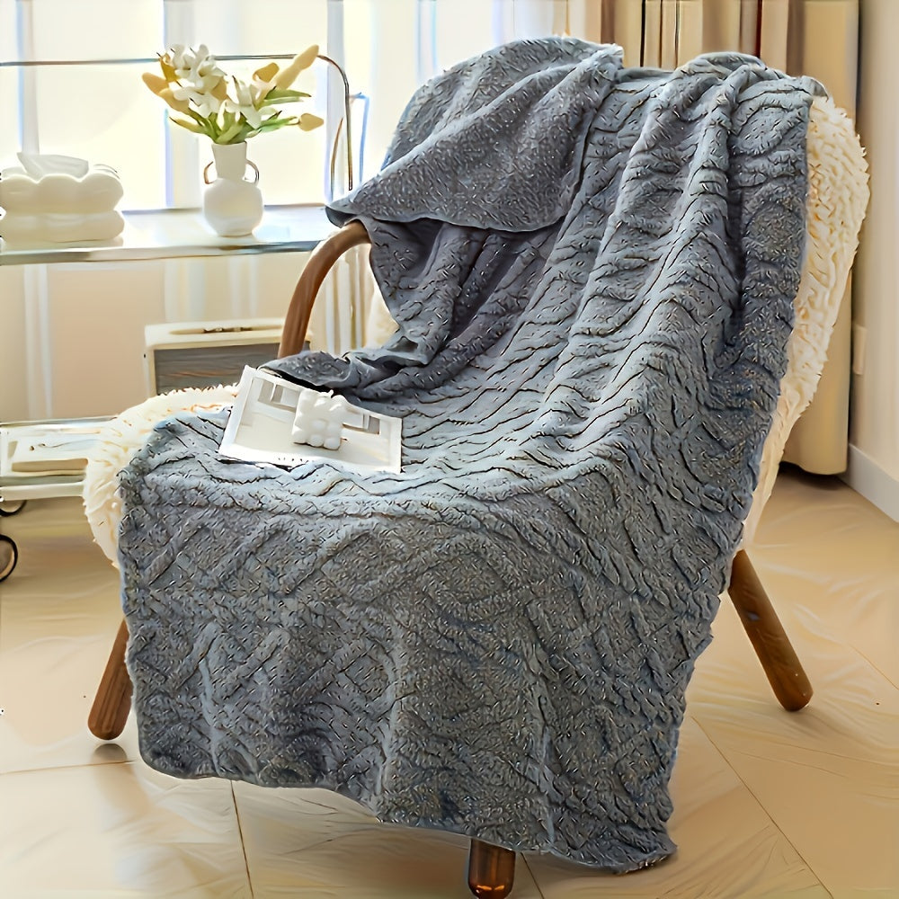 Soft and warm plush air conditioning blanket for July, made of hypoallergenic polyester knit fabric. This blanket is machine washable and can be used as a multipurpose all-season throw for the bed, couch, or travel. It has a weight of 300-350gsm.