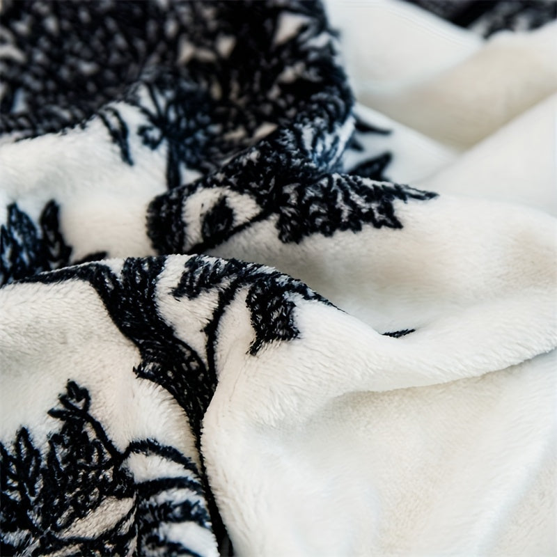 Stylish Black & White Floral Flannel Throw Blanket with Lace Embellishments - Hypoallergenic, All-Season Comfort, Machine Washable, Multiuse for Home and Pets, Made of Polyester