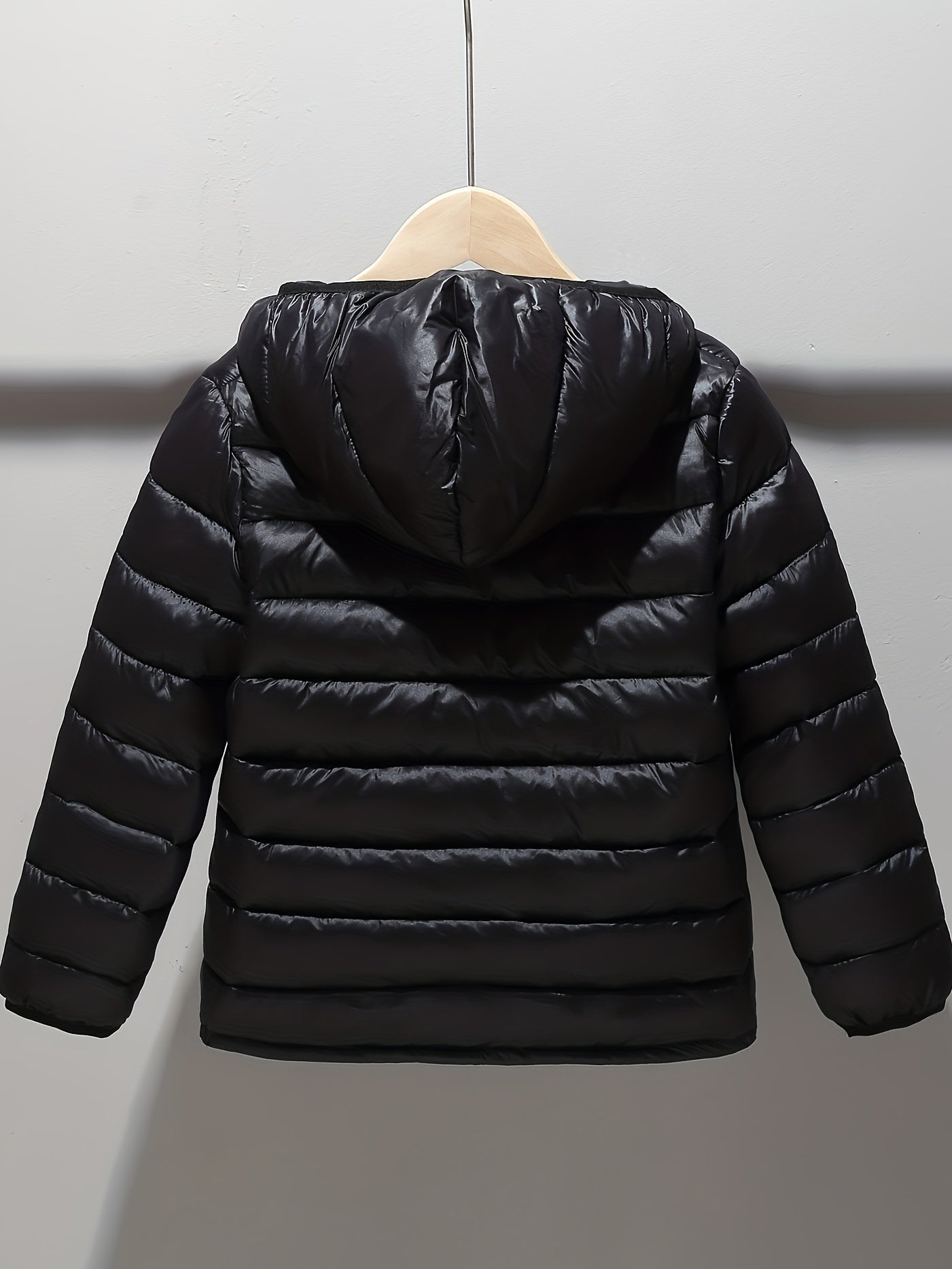 Casual and warm hooded coat for girls, perfect for autumn and winter.