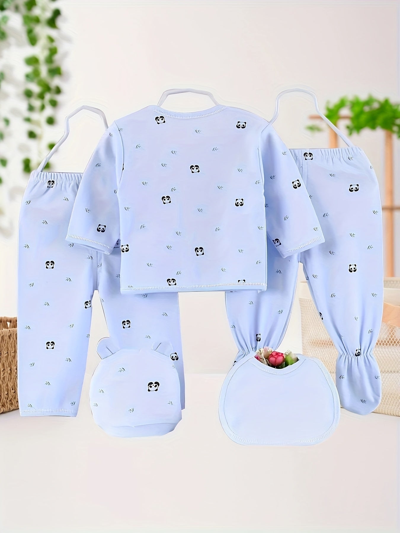 5-piece baby underwear set made of pure cotton for babies aged 0-3 months.