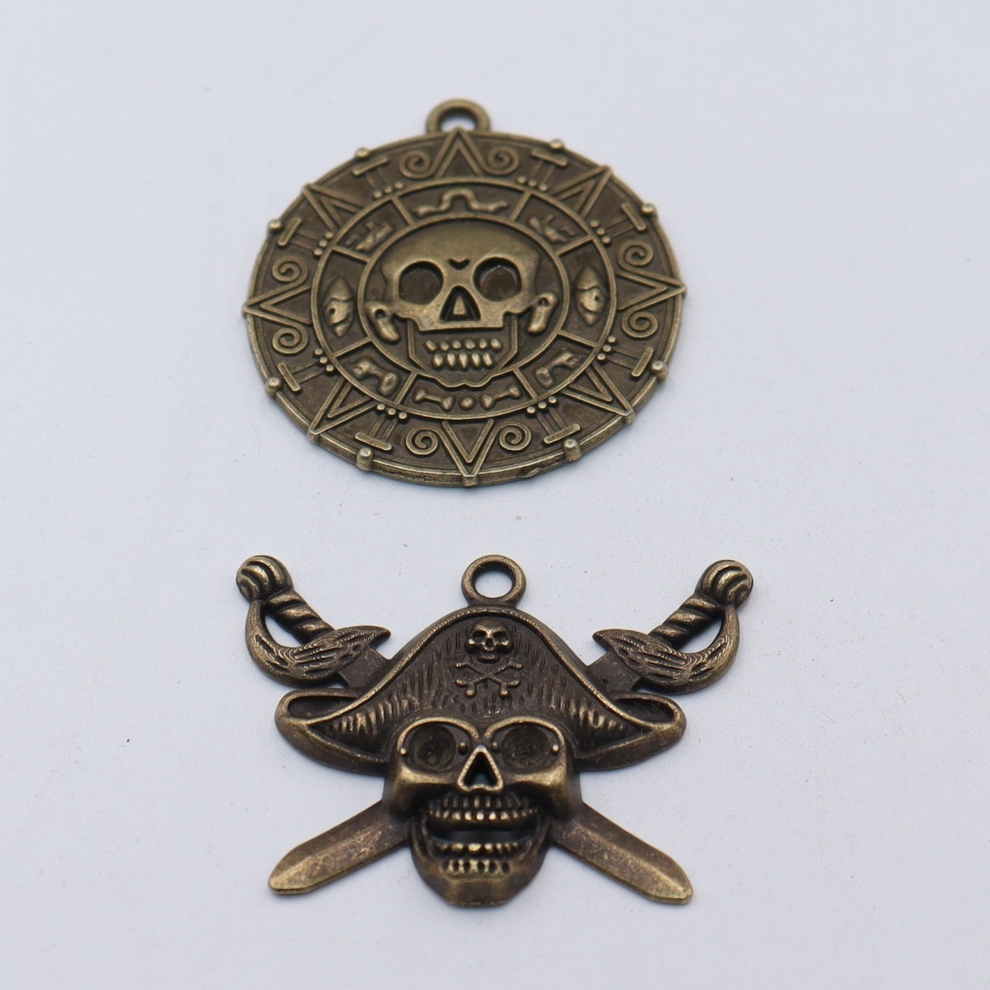 Set of 30 Assorted Pirate-themed DIY Jewelry Pendants, featuring Retro Alloy Anchor, Rudder, Compass, and Ship Wheel designs, perfect for creating Nautical Style Jewelry