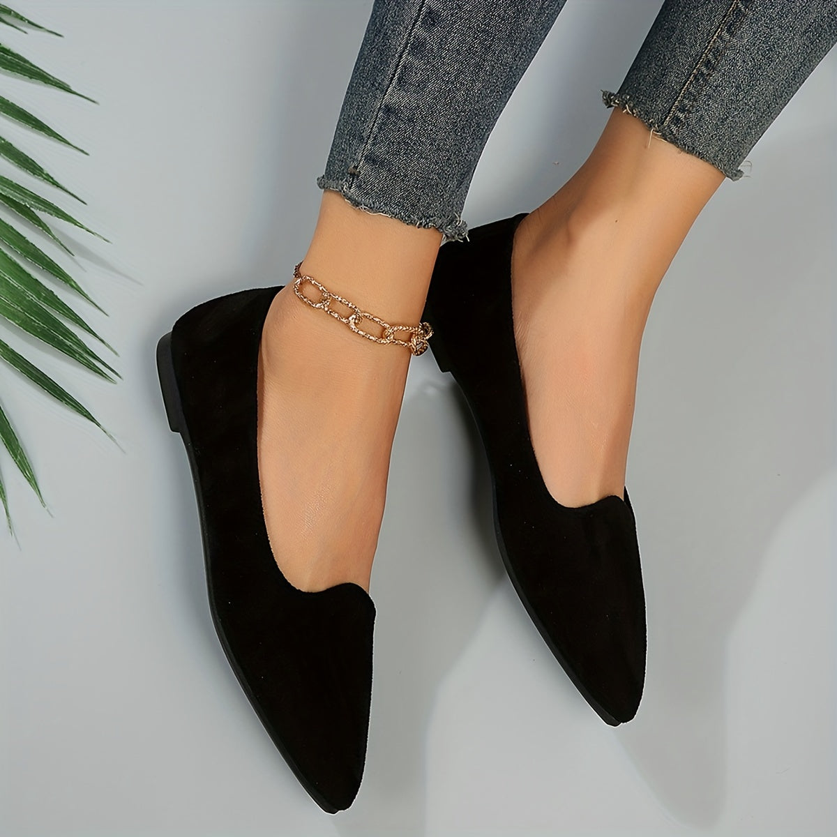 Seasonal Fashion: Pointed Toe Women's Flat Shoes with Comfortable Soft Bottom