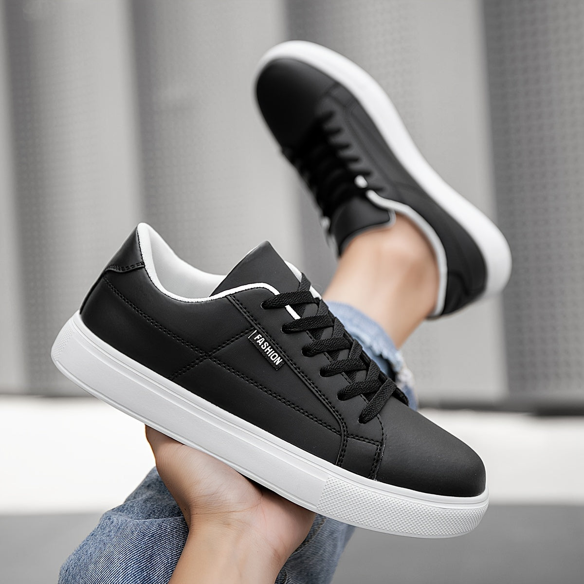 Men's skateboard shoes with solid color and graphic design, lace-up low top style and comfortable EVA sole for daily wear and running.