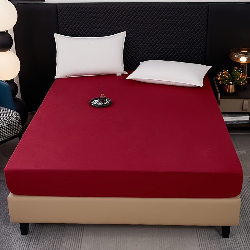 Protect your mattress with this waterproof cover made of polyester polyurethane encasement. It is breathable, machine washable, and has a sanded finish for added comfort. Perfect for both bedrooms and hotel rooms. This set includes a single sheet