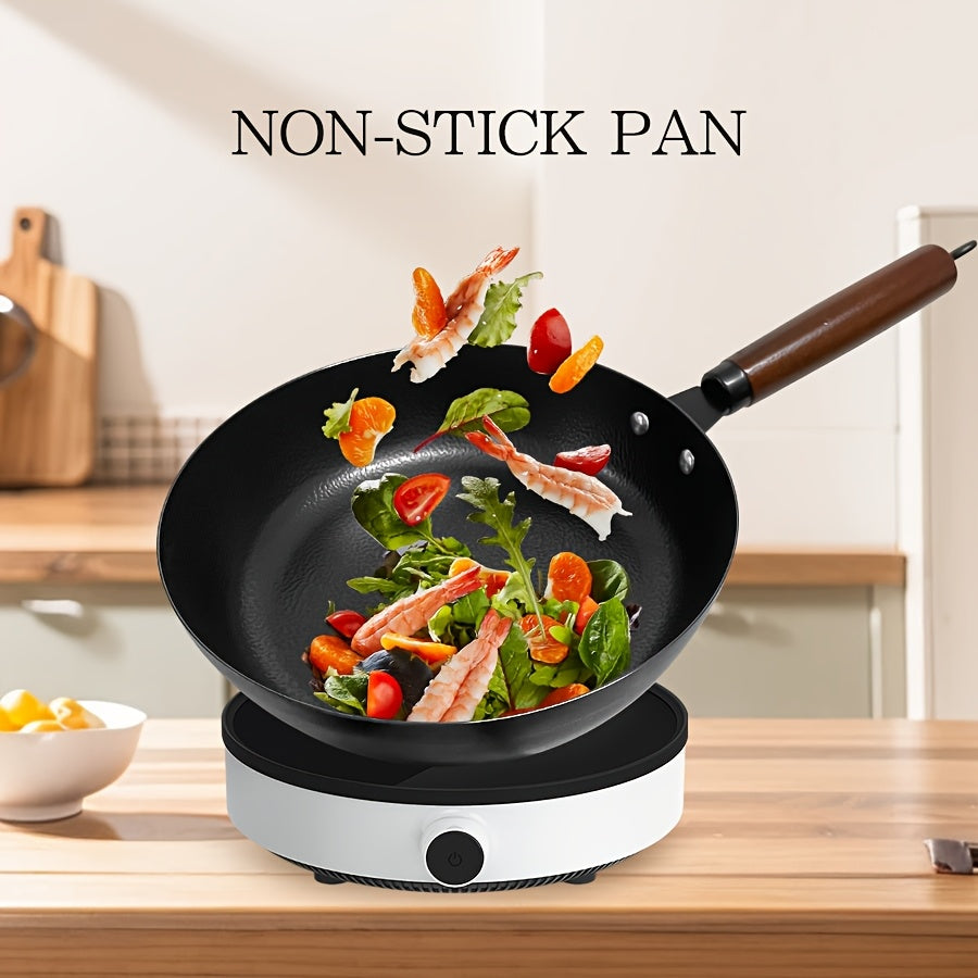 This fine iron wok is crafted with a 0-layer hammer pattern design, ideal for cooking. It is non-stick and perfect for household use on induction cookers or gas stoves. Featuring a universal flat bottom design, this wok comes in multiple sizes for you to